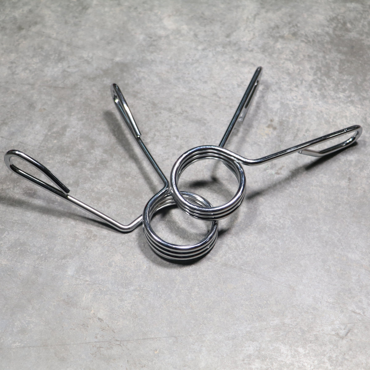 Pair of Giant Lifting Spring Collars for securing barbell weight plates