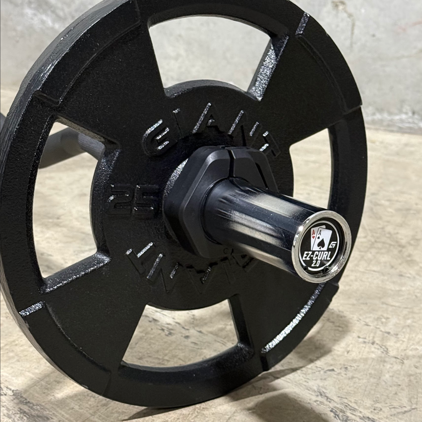 GIANT V2 EZ Curl Bar