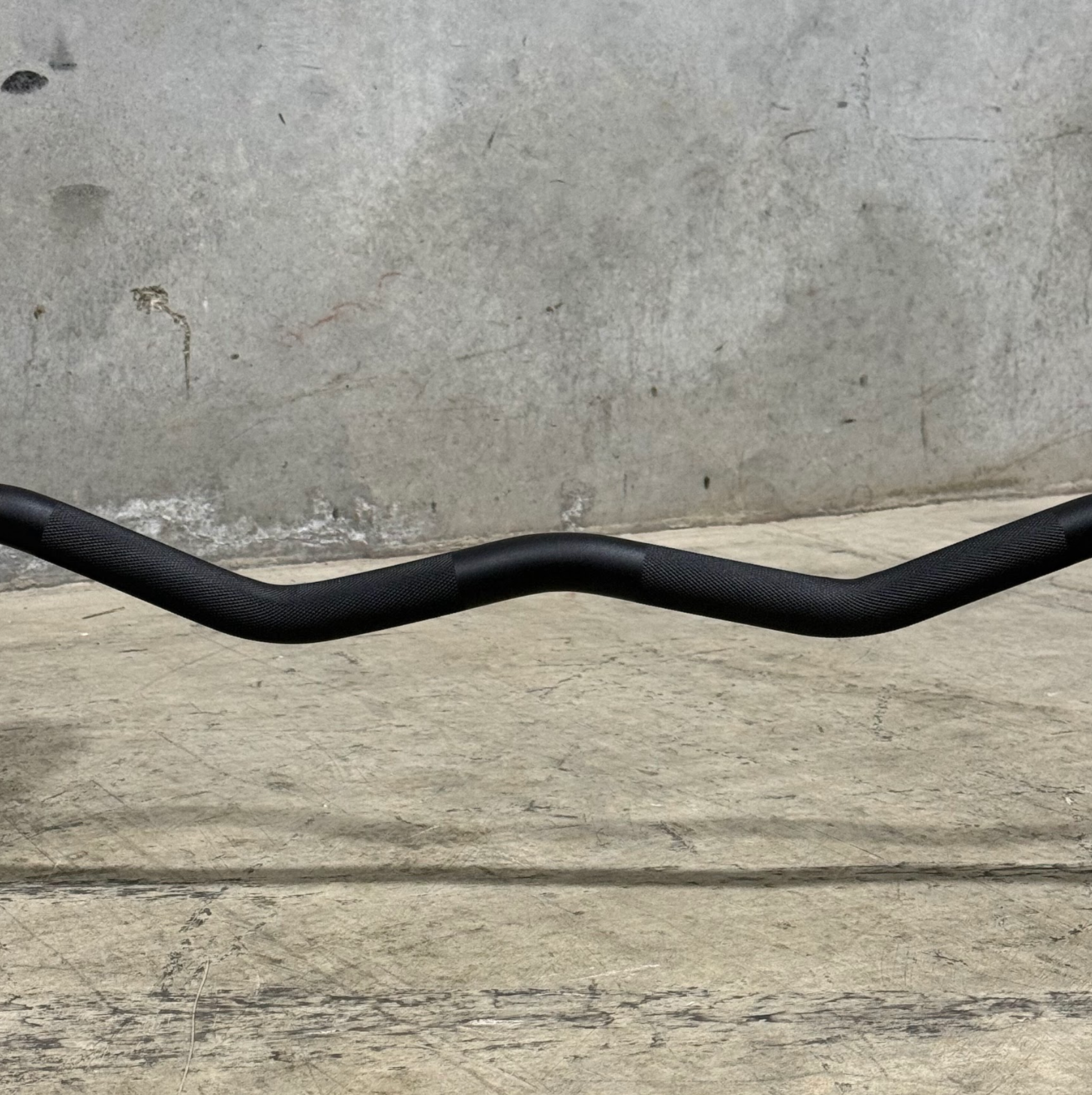 GIANT V2 EZ Curl Bar