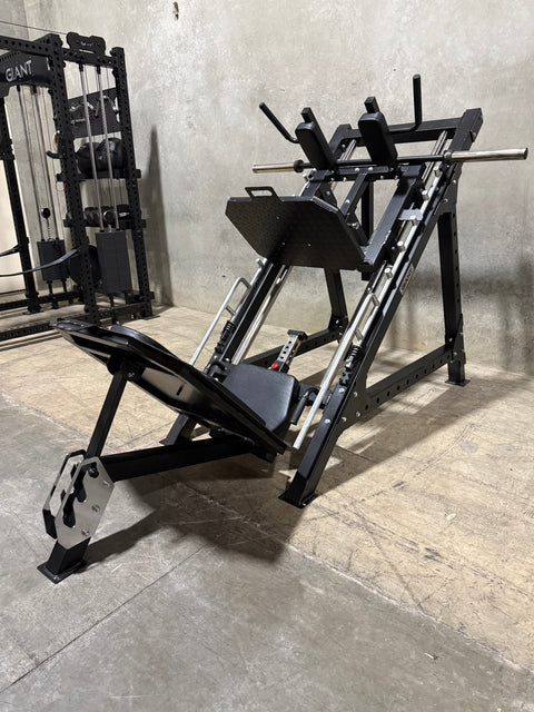 GIANT Leg Press